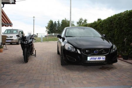 Rsv4 und S60 Vorn.jpg