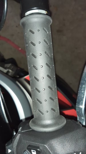 Linker Griffgummi.jpg