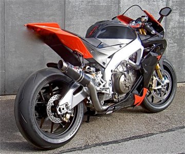 Aprilia RSV4 + BEST AUSPUFF.jpg