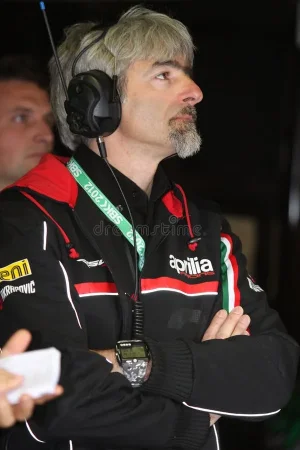 gigi-dall-igna-aprilia-rsv4-aprilia-das-team-läuft-24649036.webp
