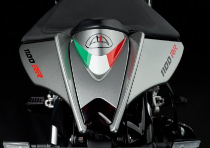 u-uw_47686_6-aprilia-tuono-v4-1100-rr-636356420715277087.jpg