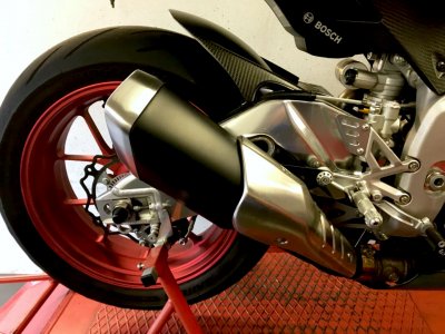 Aprilia Auspuff meine gekürzt.jpg