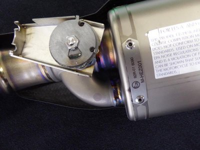 Akrapovic-Slip-On-neues Design_hinten.jpg