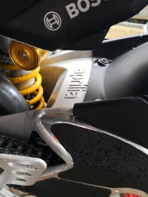 Bild 9 Schwinge innen abgesp.jpg