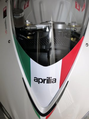 Aufkleber Scheibe.JPG