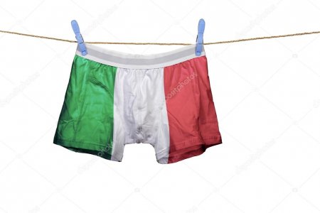 depositphotos_50486181-stock-photo-underwear-with-the-italy-flag.jpg