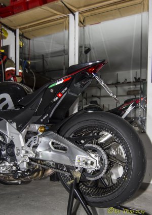 Aprilia Carbon-12.JPG