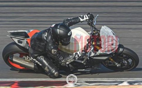Cover_Aprilia_Tuono_V4_2021_(9)-kSu--528x329@Gazzetta-Web_528x329.jpg
