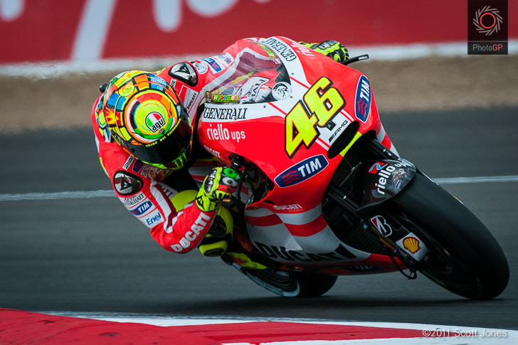 Valentino-Rossi-Silverstone-2011-DUcati.jpg